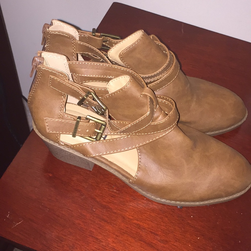 SODA SIZE 5. To big for me to wear .